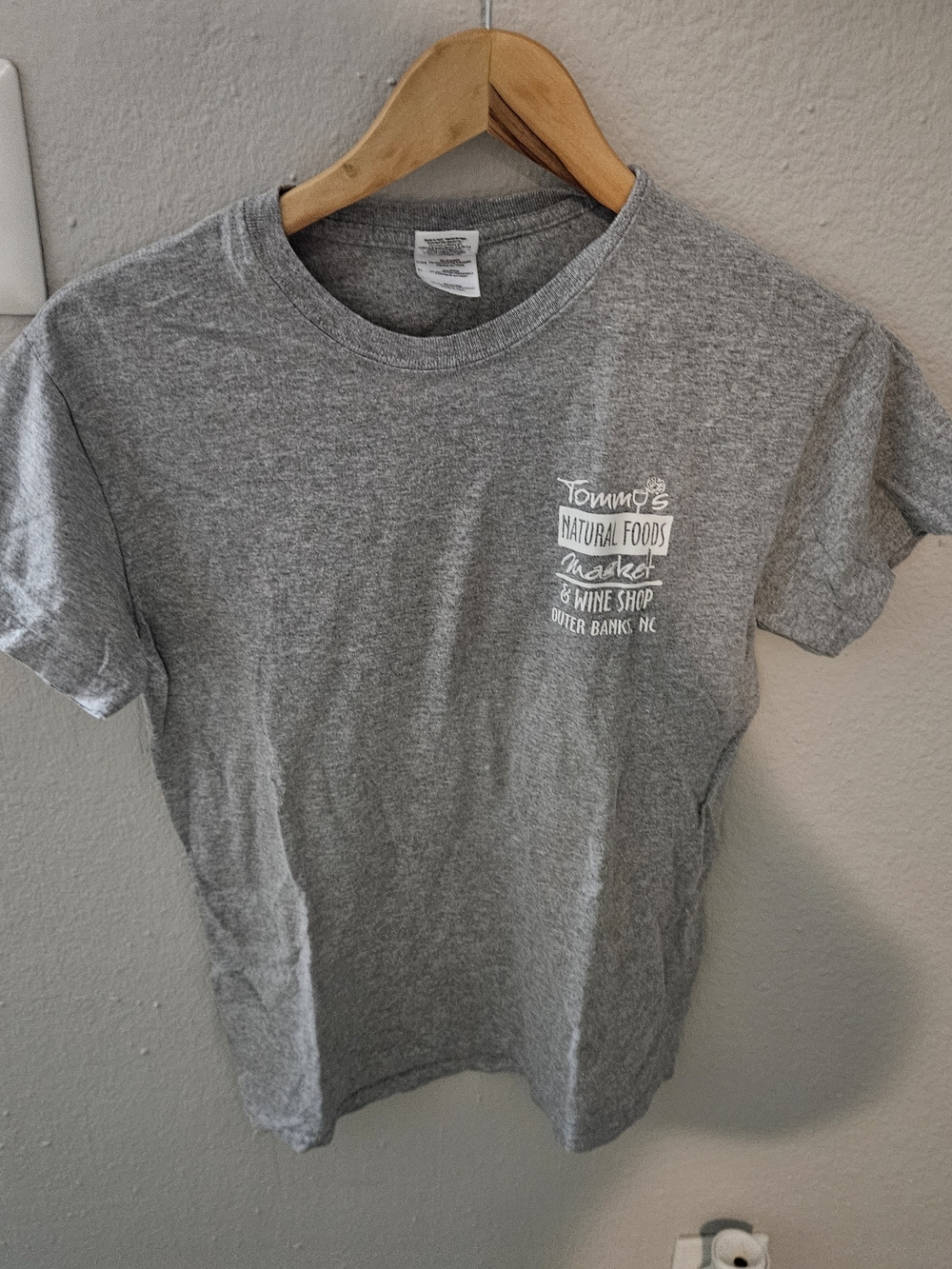 Gildan Gray Short-Sleeve Tee with White Natural Foods Logo - Picture 2 of 6